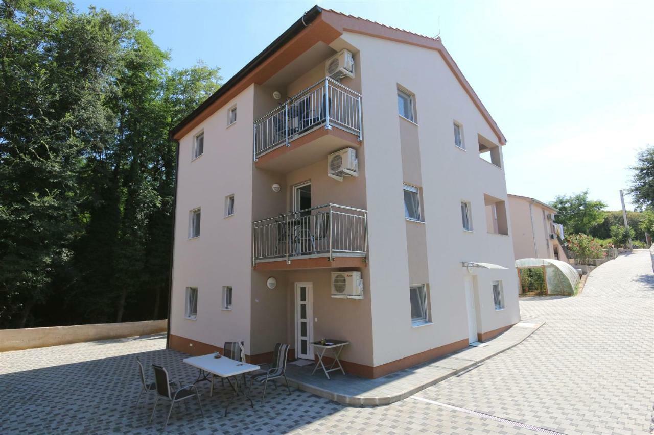 Apartments Maric-Hlapa Soline  Exteriör bild